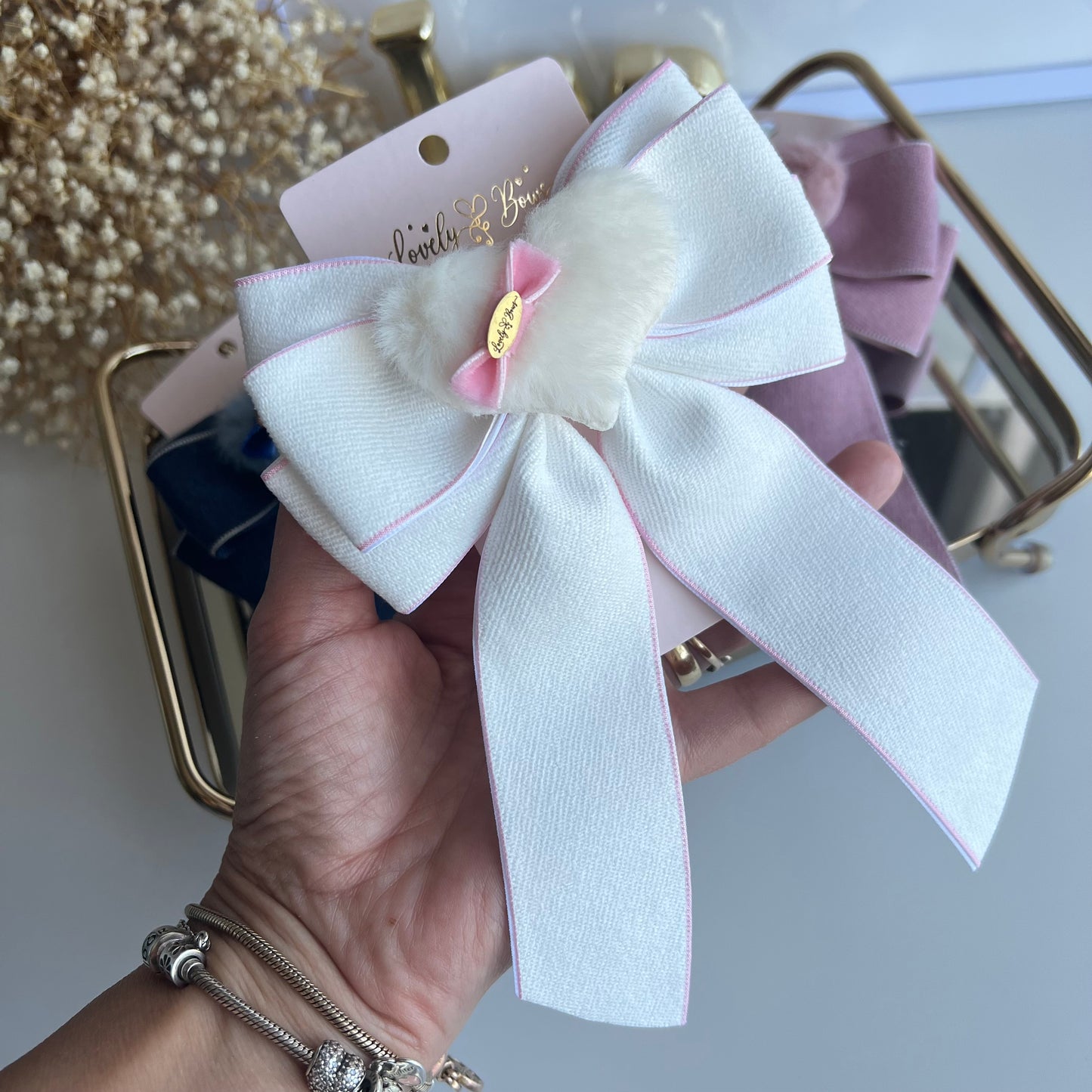 Heart bows