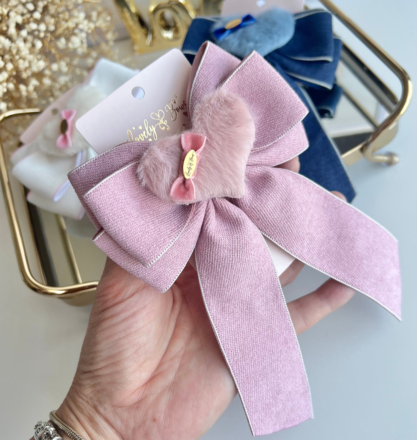 Heart bows