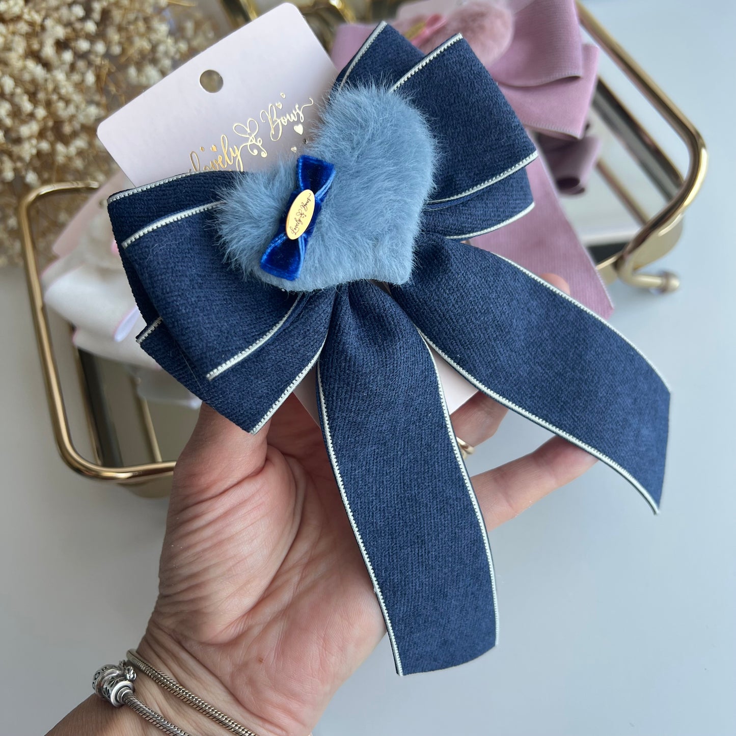 Heart bows