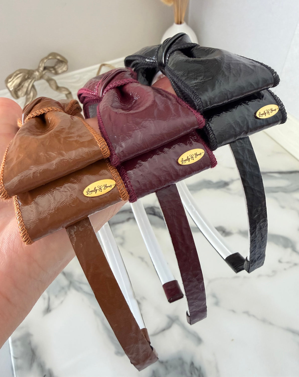 Tiara leather