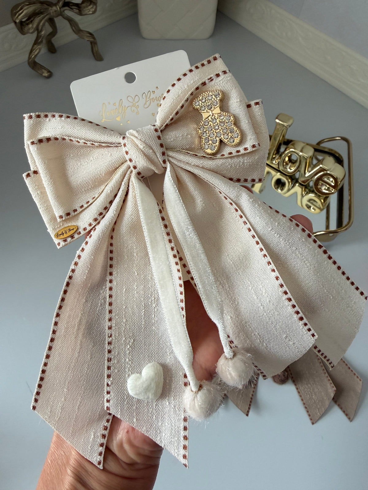 Bear love bows