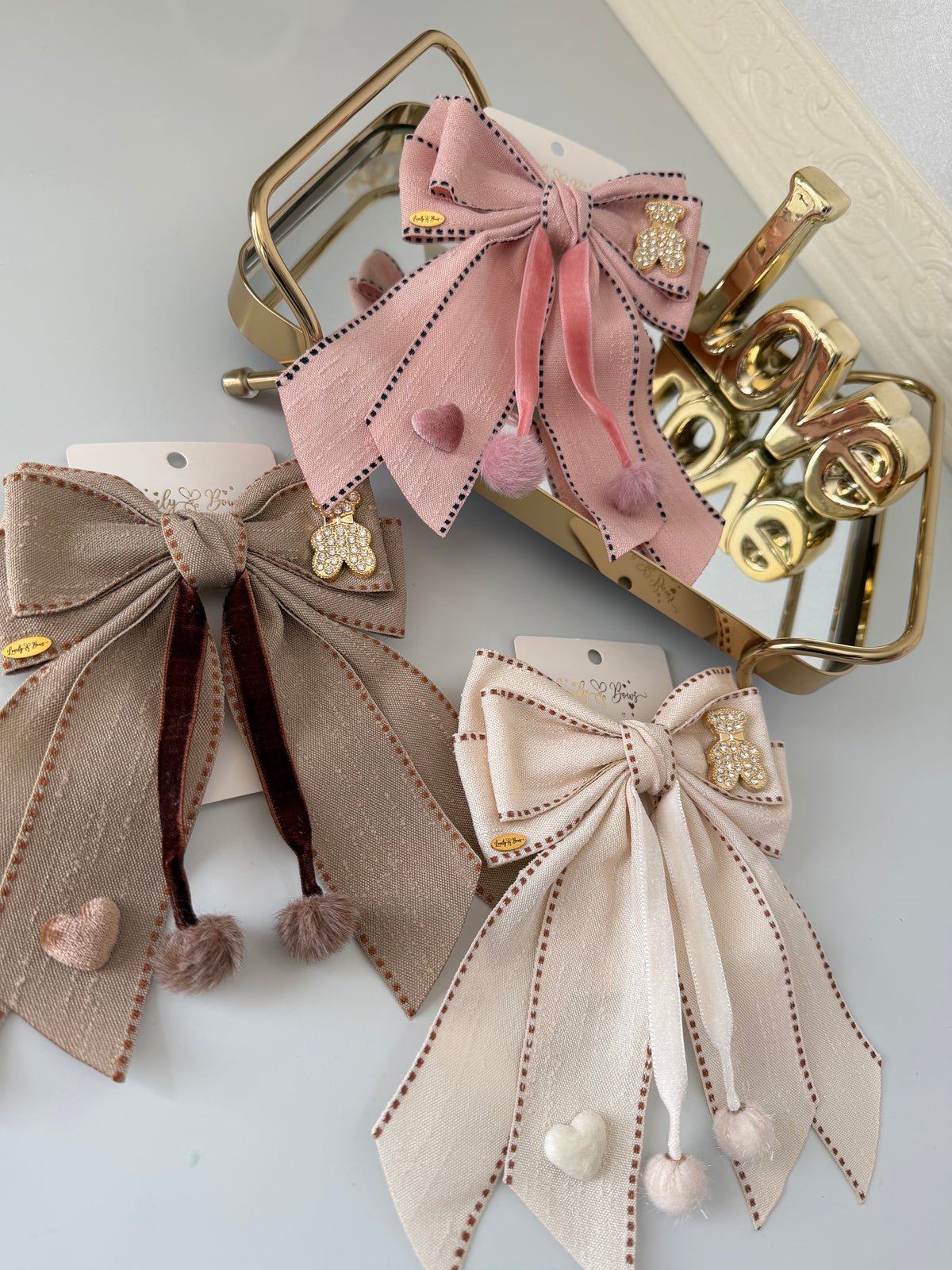 Bear love bows