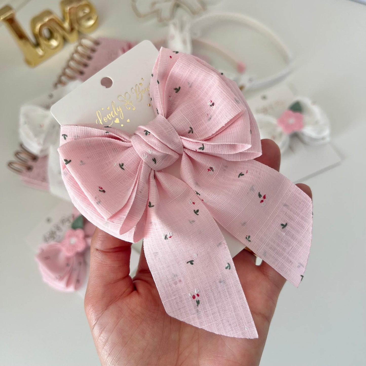 Linen bow flower