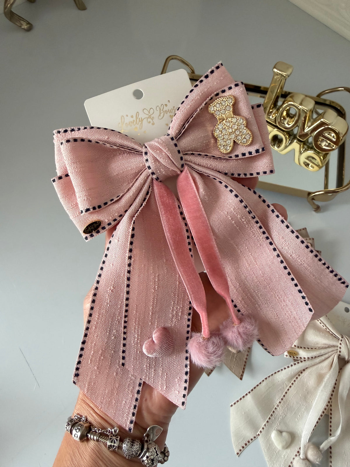 Bear love bows