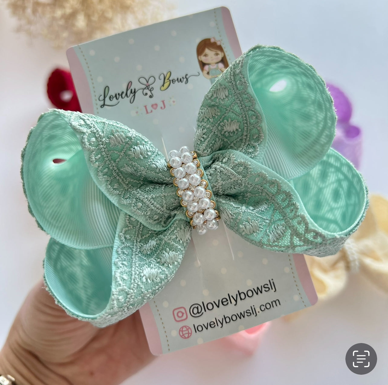 Valentina bows